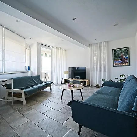 Apartment Postira