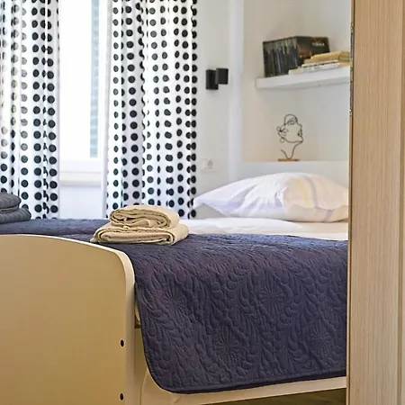 Apartment Postira * Постира